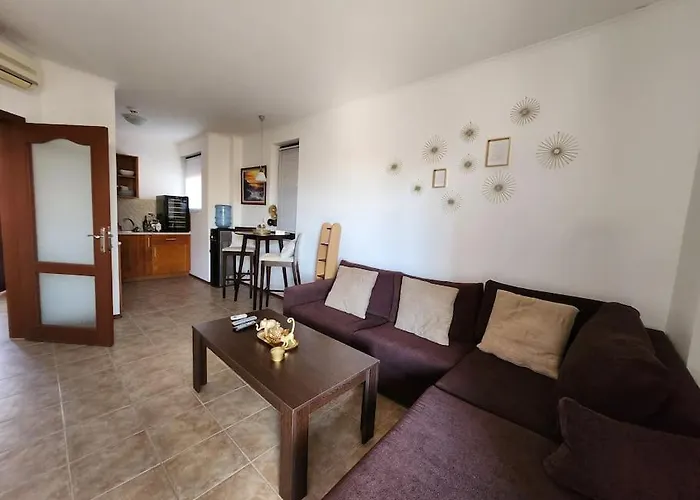 Bay View Sunny Entire